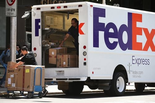FedEx lên tiếng về việc hàng bị kẹt: Sẽ miễn phí lưu kho - Ảnh 1