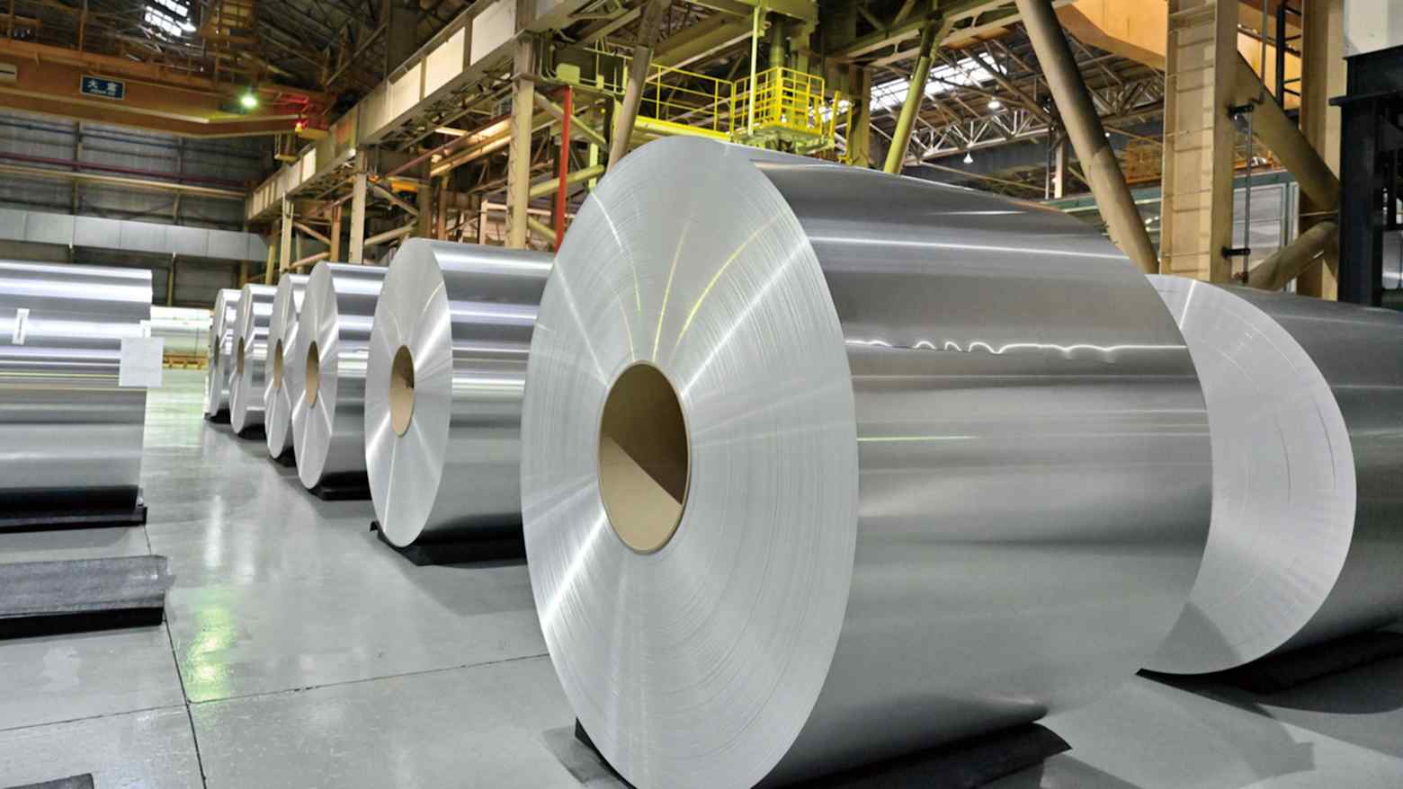 Một ‘cường quốc’ công nghiệp ô tô quen thuộc với người Việt ‘trúng đòn’ vì cú sốc nguyên liệu: Nhôm, nhựa, thép đồng loạt tăng, giá xe có thể nhích thêm hàng trăm USD - Ảnh 1