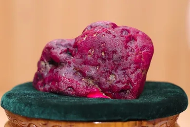 Phát hiện viên ruby khổng lồ 11.000 carat, chính phủ, quân đội 1 quốc gia Đông Nam Á lập tức trực tiếp kiểm tra - Ảnh 1