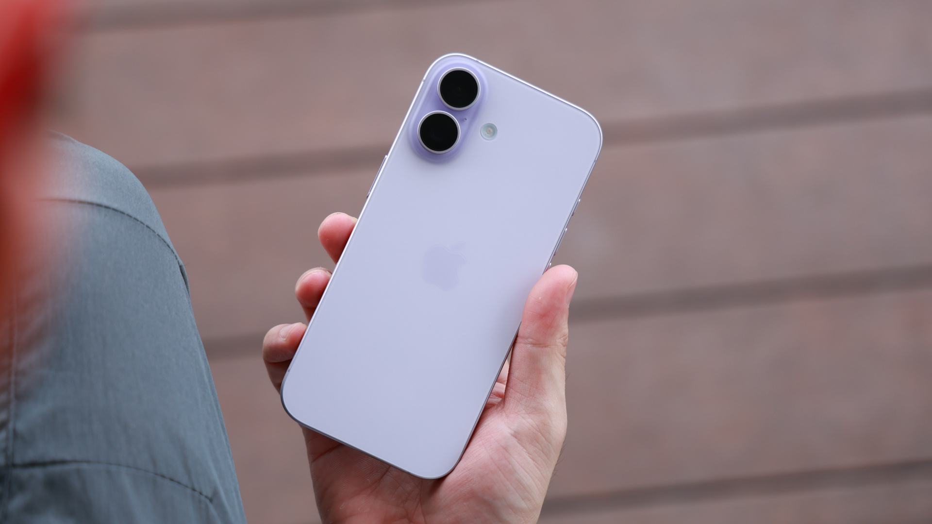 Chiếc iPhone "cháy hàng" toàn cầu, đáng mua nhất hiện nay - Ảnh 2