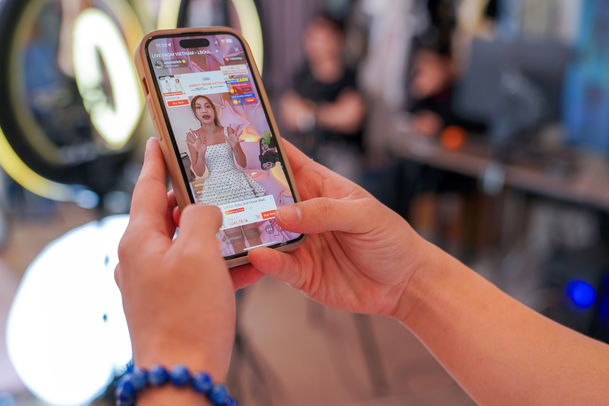Bộ Công Thương làm việc với Shopee, TikTok Shop về chính sách tăng phí từ tháng 5 - Ảnh 1