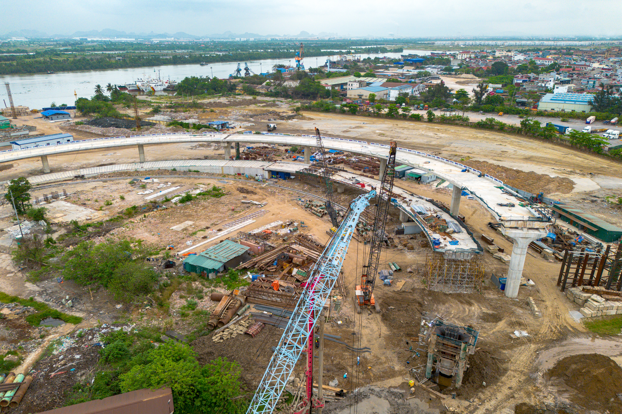 Toàn cảnh công trường cầu dây văng rộng nhất Hải Phòng: Tháp cao bằng tòa nhà 40 tầng, nằm sát vách dự án hơn 2 tỷ USD của Vingroup - Ảnh 5