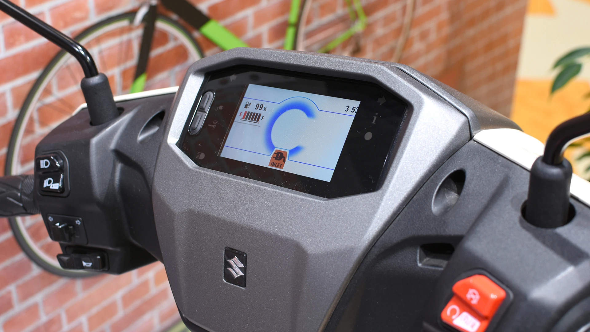 Xe máy điện Suzuki e-Address sắp 'chào sân' Việt Nam: Có chi tiết giống VinFast Vento S, sạc đầy đi 80 km, giá quy đổi hơn 50 triệu đồng - Ảnh 5