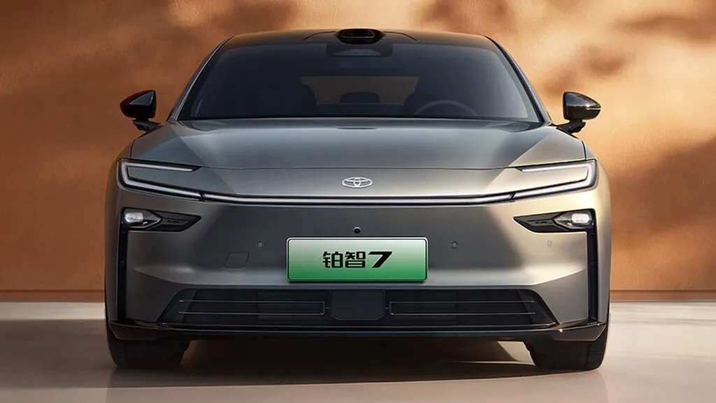Giá ô tô trung bình ở Mỹ vọt lên hơn 1,3 tỷ/chiếc - với giá này, người Trung Quốc mua được 2-5 chiếc xe mới cứng, công nghệ 'ngập răng' - Ảnh 1