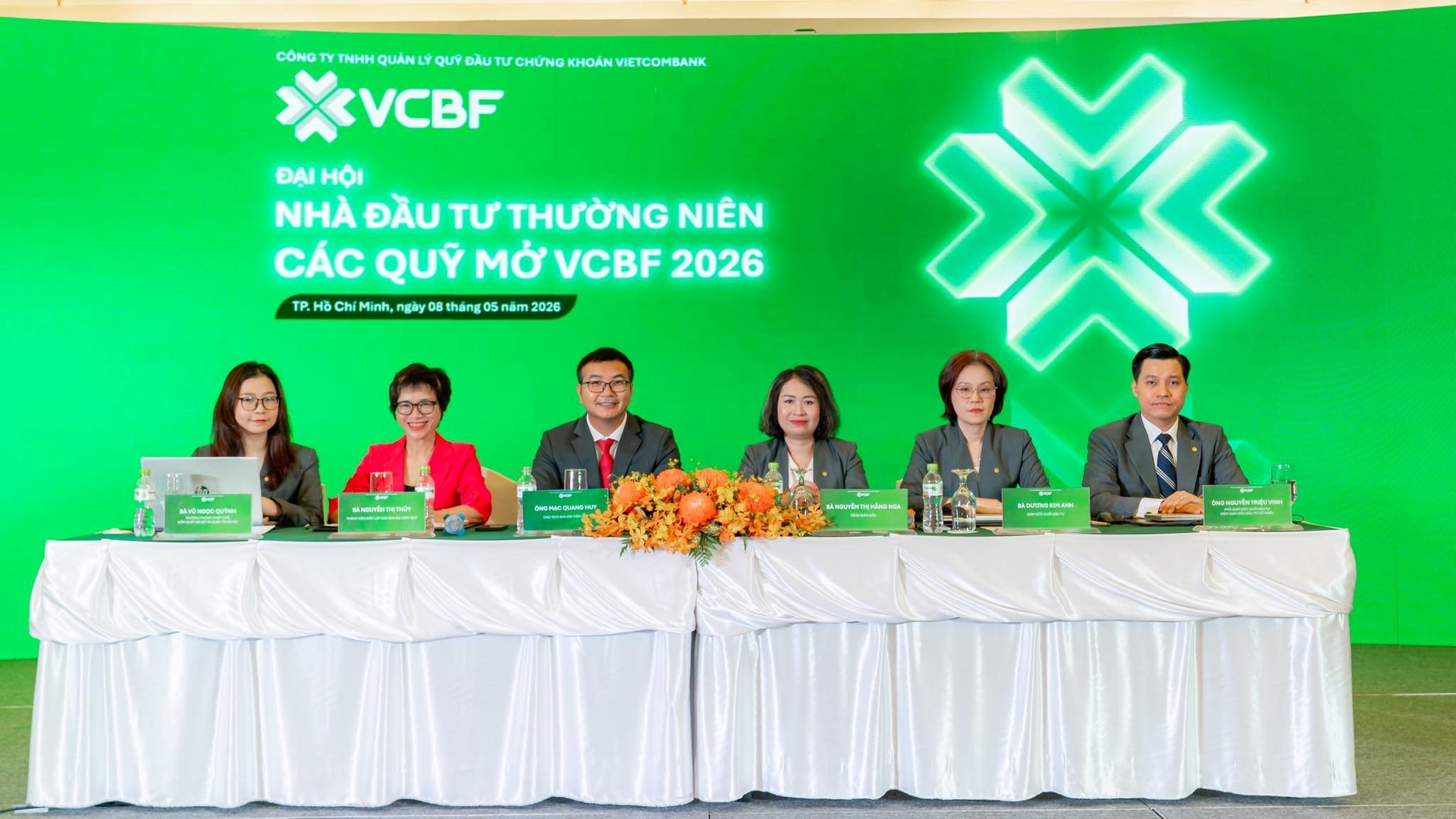 "Cá mập" nghìn tỷ bán sạch cổ phiếu Vingroup, kiên quyết nắm giữ FPT - Ảnh 1