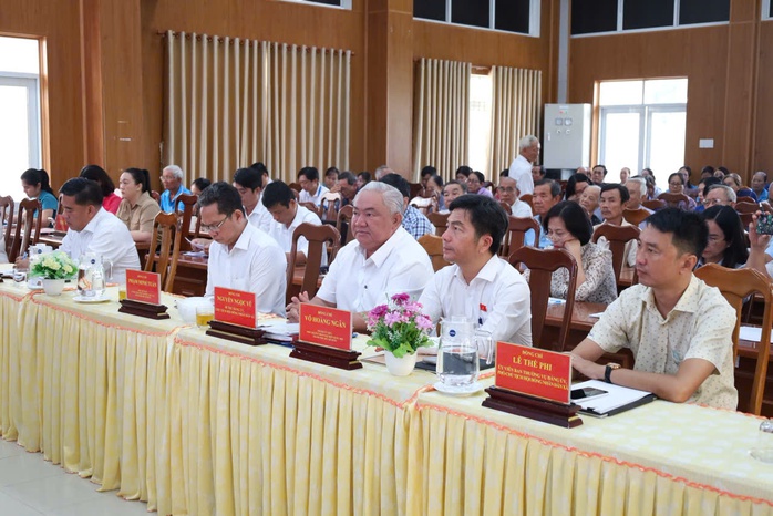 Cử tri Cần Giờ "nóng" chuyện nước sạch, đất đai - Ảnh 3