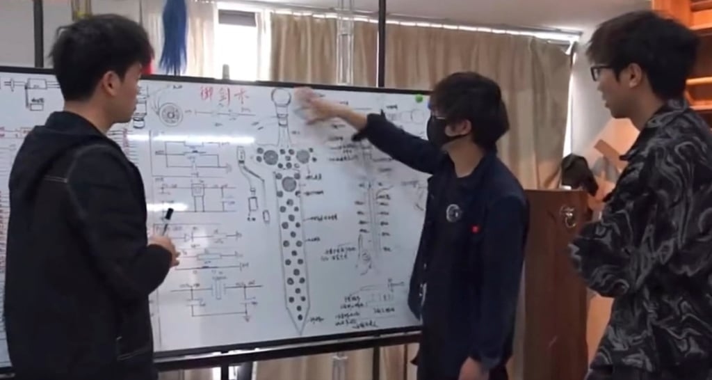 Chàng trai Trung Quốc chế tạo phương tiện bay hình thanh kiếm khổng lồ, đưa ngự kiếm trong tiểu thuyết giả tưởng vào đời thực - Ảnh 2