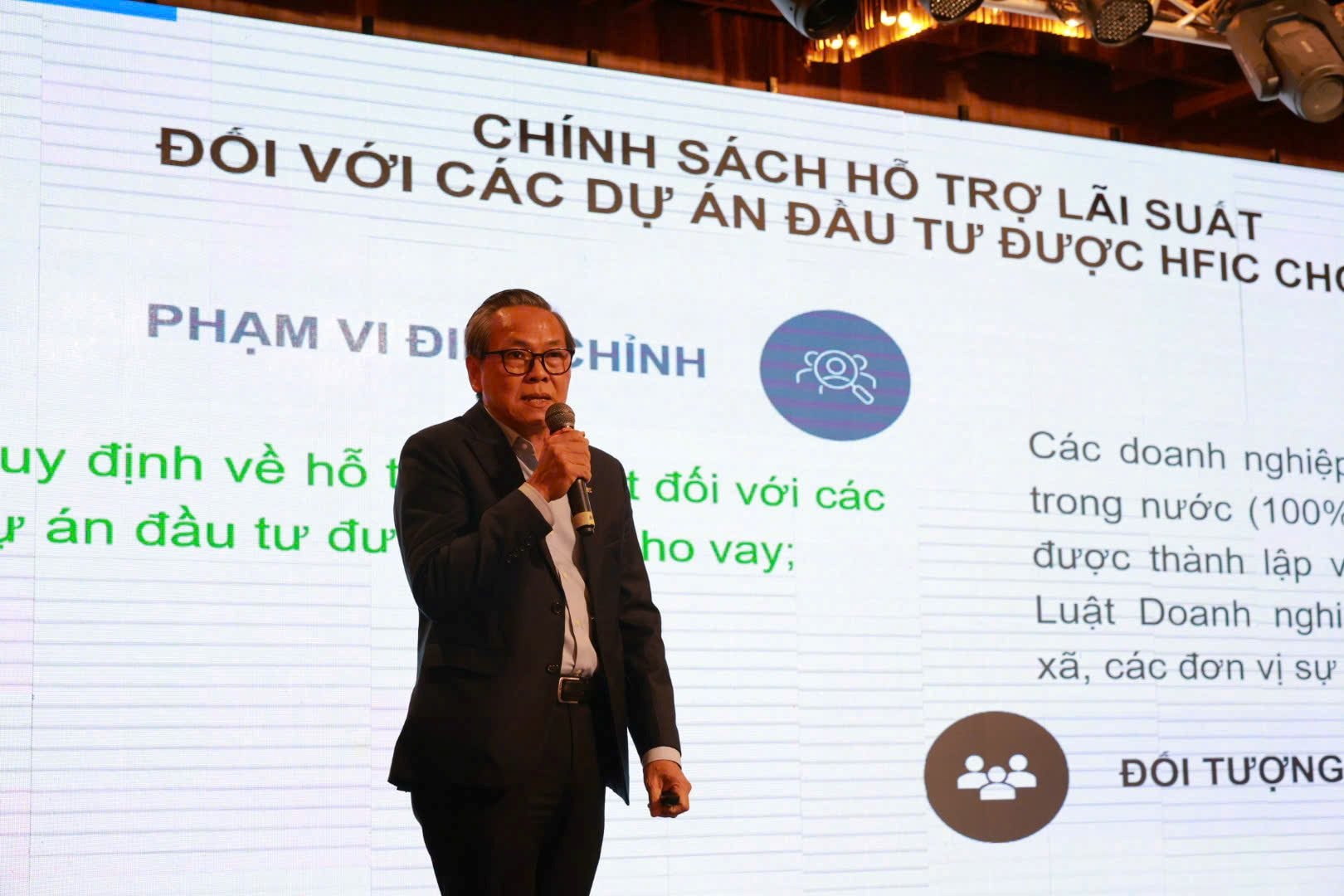 Vay 200 tỷ đồng được hỗ trợ 100% tiền lãi: TP.HCM kích cầu 5 nhóm ngành trọng điểm, ưu ái đặc biệt - Ảnh 2