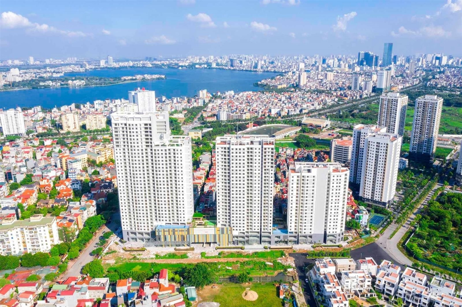 Giao dịch chung cư “đóng băng” hiếm thấy: Có tuần cả sàn không bán nổi 1 căn, nhà đầu tư giảm kỳ vọng từ lãi tiền tỷ xuống vài chục triệu vẫn khó thoát hàng - Ảnh 1