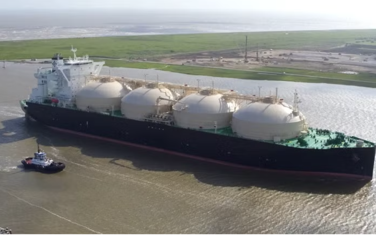 Báo cáo tiết lộ EU mua khối lượng LNG kỷ lục từ Nga