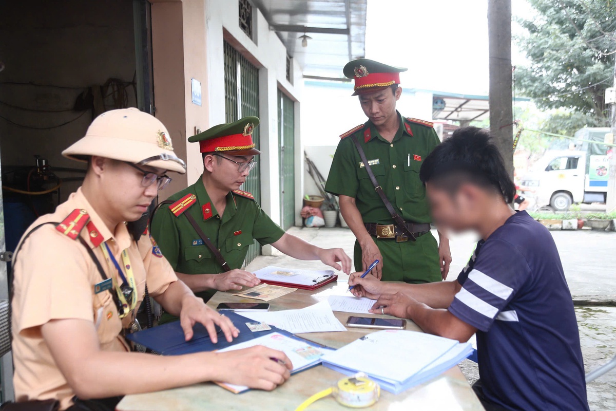 Chậm nộp tiền phạt vi phạm giao thông bị tính thêm bao nhiêu mỗi ngày?