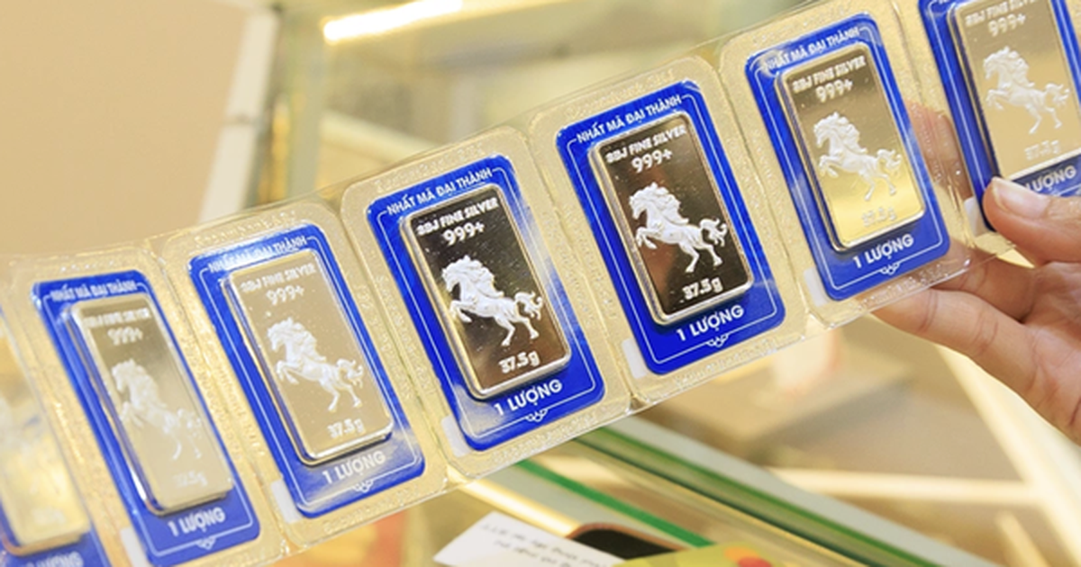 Giá bạc hôm nay 1-5 xuống thấp nhất 1 tháng qua, có nên mua vào lúc này?