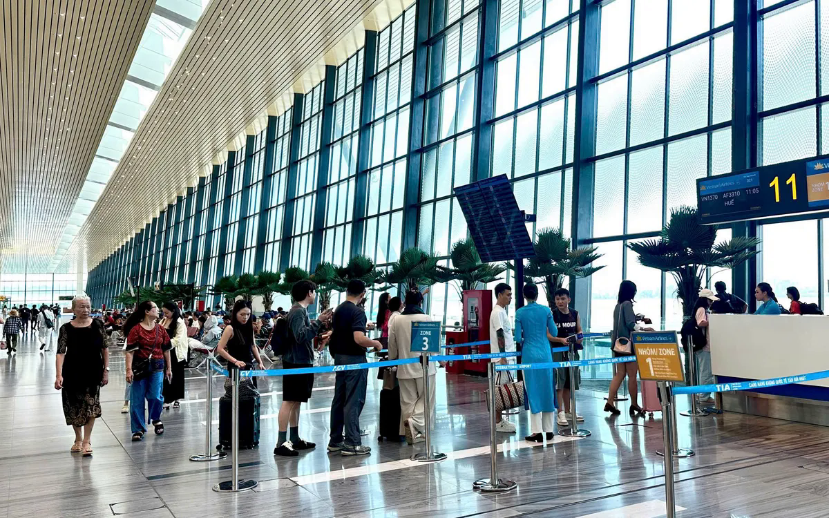 Hành khách tại sân bay Tân Sơn Nhất tăng gần 24% ngày cuối kỳ nghỉ lễ