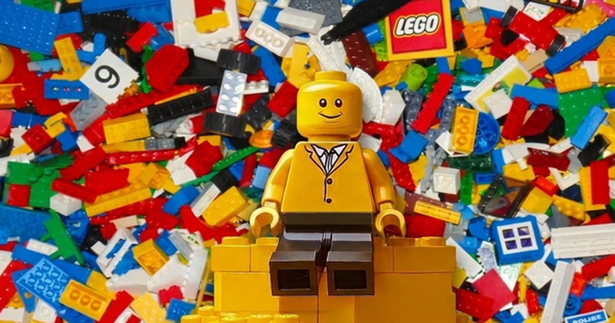 "Phá" bí mật của LEGO: Vì sao những khối hình vô tri nhỏ xíu này trở thành ước mơ của mọi đứa trẻ nhỏ và cả "đứa trẻ lớn"?