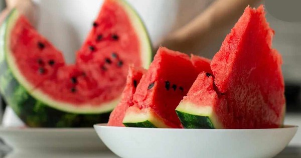 Vỉa hè cửa ngõ phía Tây TP HCM: Dẹp "điểm nóng", mở đường mưu sinh - Ảnh 2