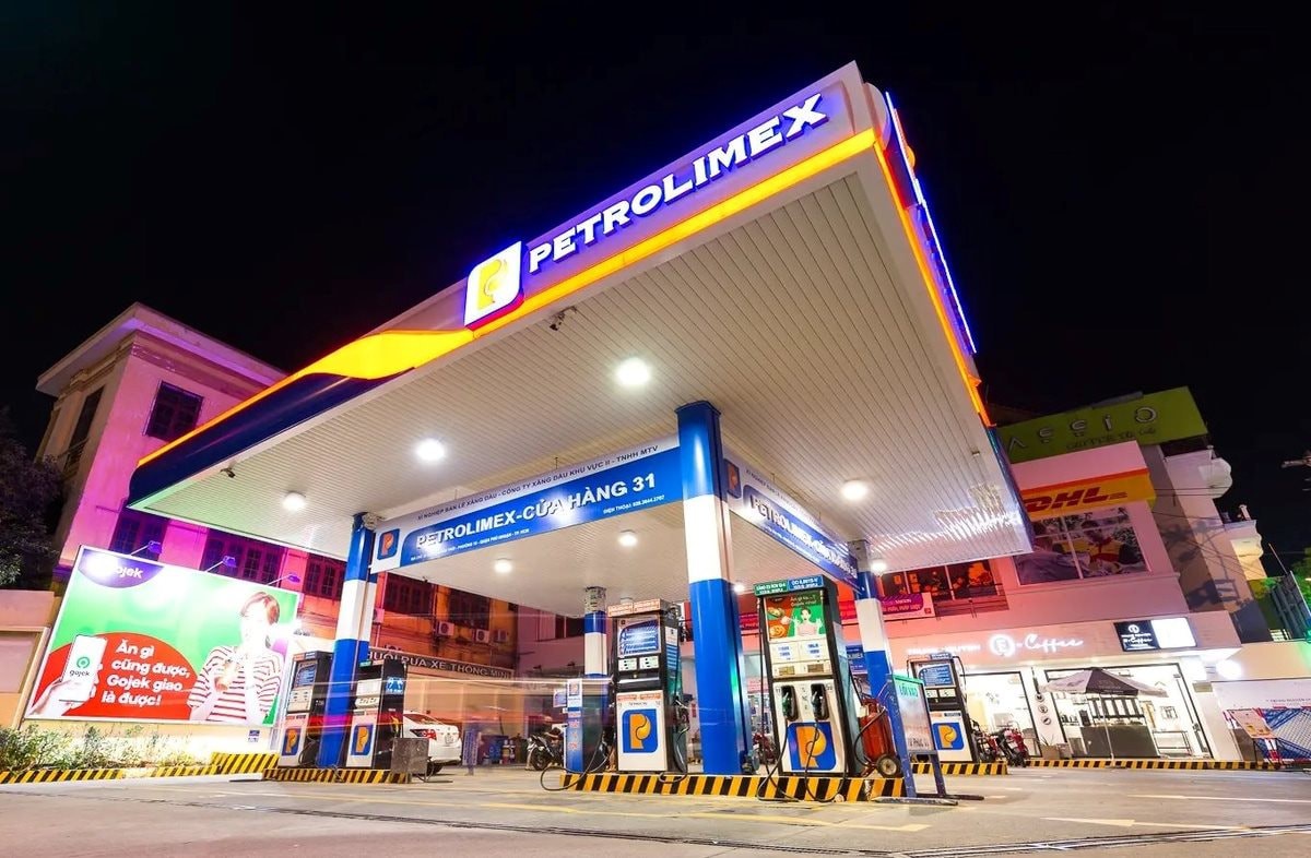 Petrolimex giải trình số lỗ 660 tỷ đồng: Chấp nhận mua nguồn cung tức thời ở giá cao gấp 3 lần, trữ tồn kho gấp 1,3 lần quy định