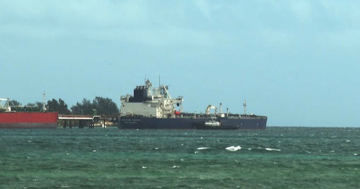 Phát hiện tàu chở gần 300.000 thùng dầu Nga đang di chuyển, đến sát Cuba thì bất ngờ dừng lại
