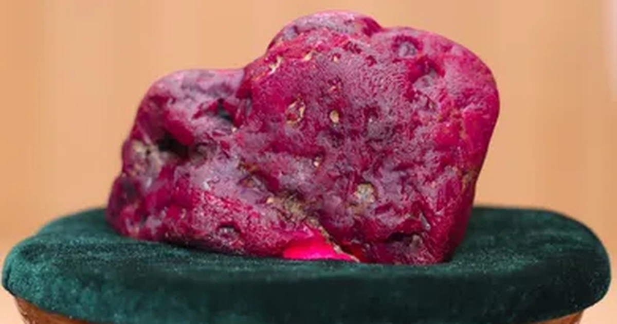 Phát hiện viên ruby khổng lồ 11.000 carat, chính phủ, quân đội 1 quốc gia Đông Nam Á lập tức trực tiếp kiểm tra