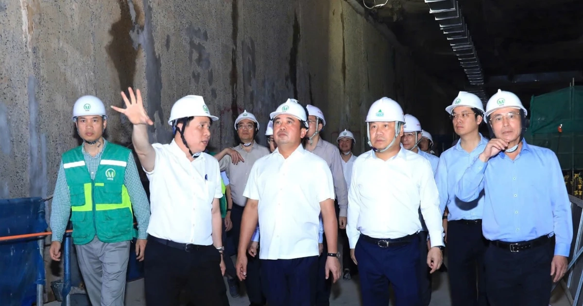Bí thư Hà Nội yêu cầu tuyến metro ngầm đầu tiên của Thủ đô hoàn thành cuối năm 2027