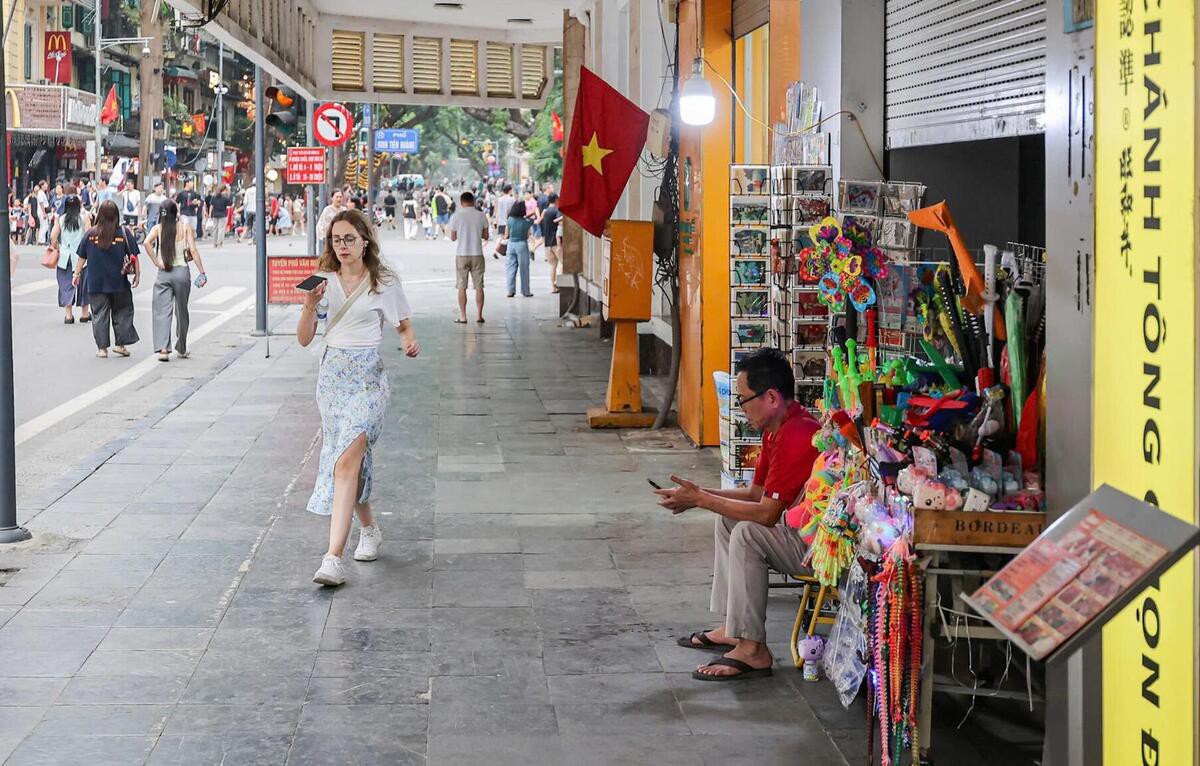 Hà Nội dự kiến cho thuê vỉa hè tại một số tuyến phố ở phường Hoàn Kiếm, Cửa Nam