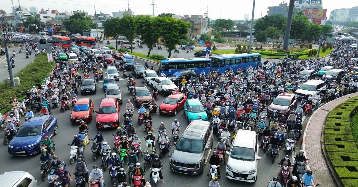 TPHCM dự kiến cấm ô tô tải trên 1 tấn, xe khách trên 29 chỗ vào nội đô từ 6-22h
