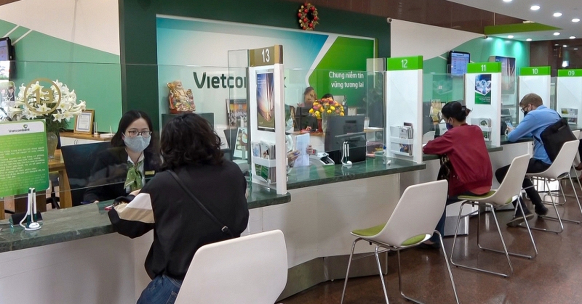 Người dùng Vietcombank, Techcombank và BIDV chú ý: Chuyển khoản không còn miễn phí với các giao dịch sau