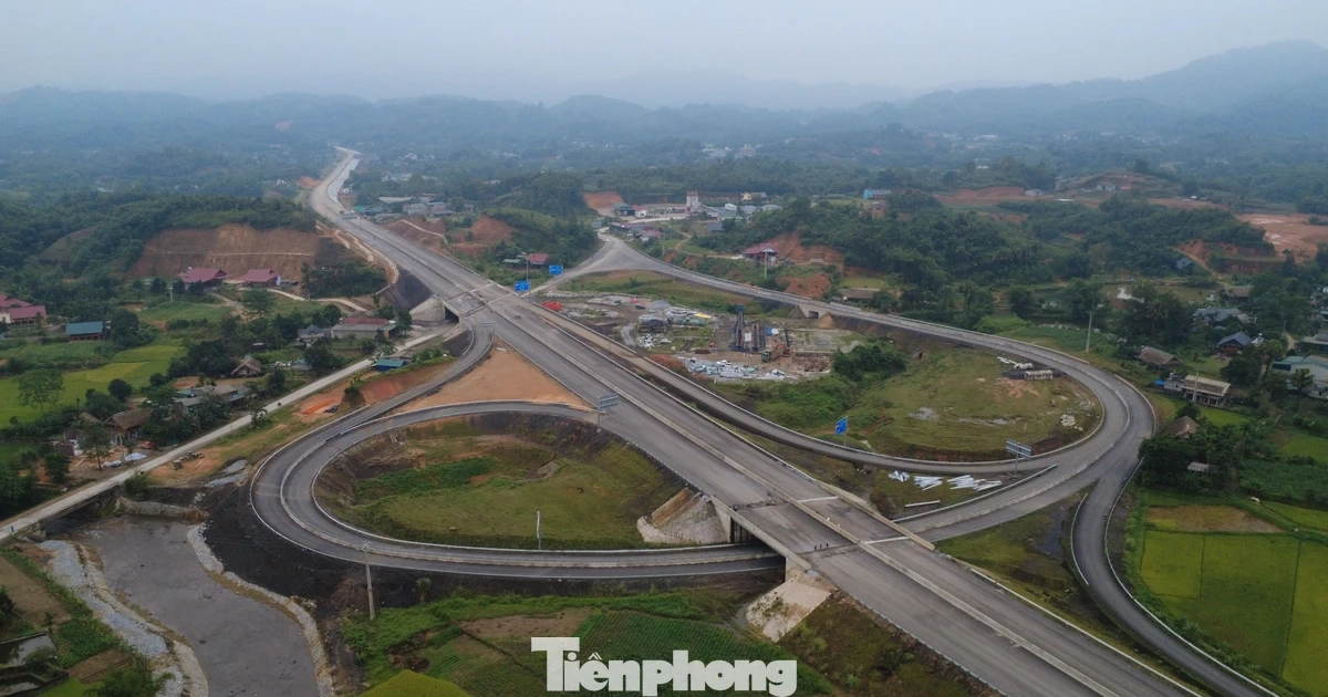 Cao tốc Tuyên Quang - Hà Giang hơn 100 km đang hình thành ra sao?