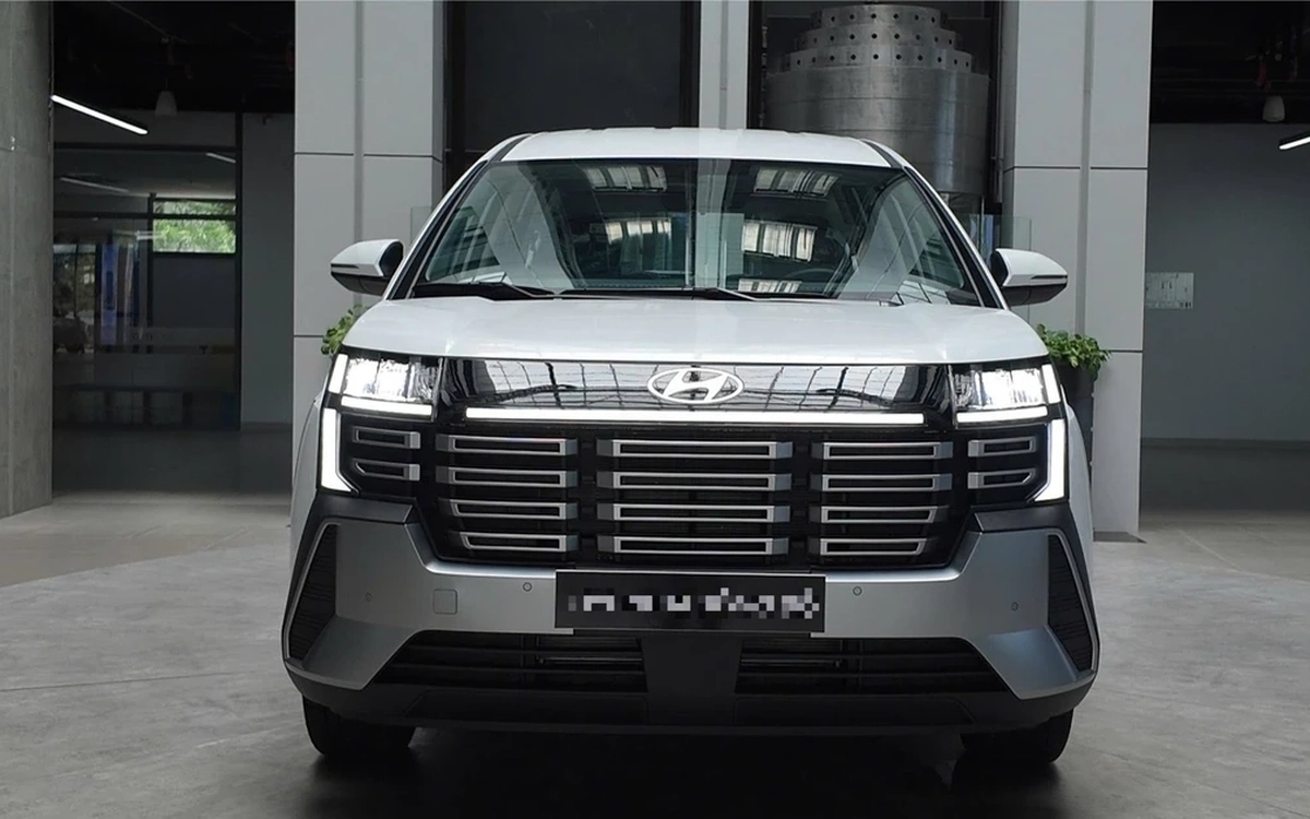 Loạt xe 7 chỗ 'đua' giảm giá đón hè