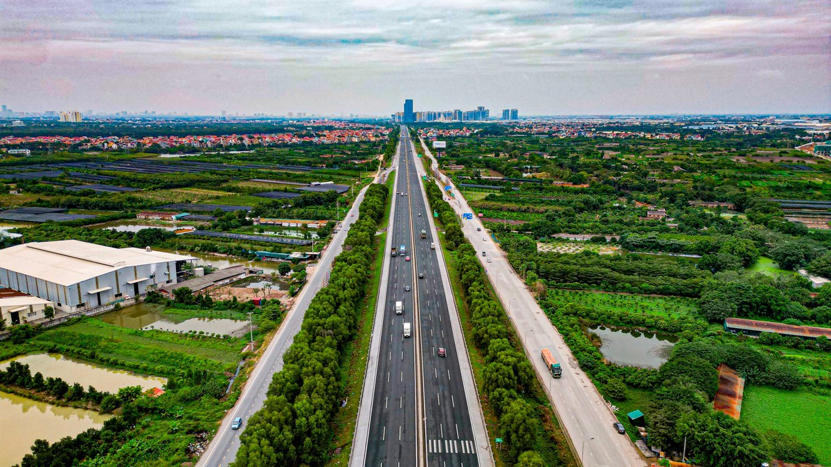 Việt Nam sở hữu một tuyến cao tốc đẹp như Châu Âu, được xây dựng theo tiêu chuẩn quốc tế