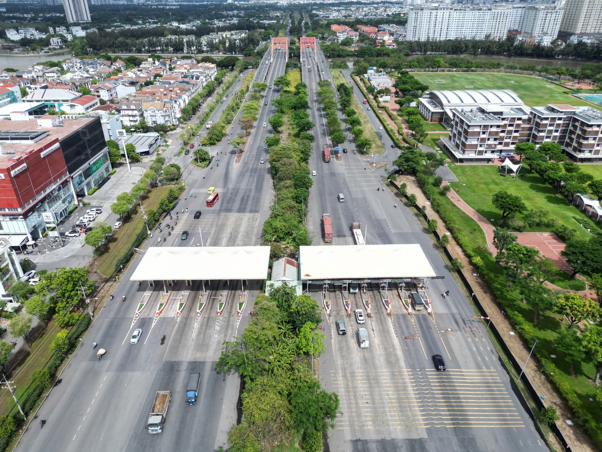 Cận cảnh đại lộ lớn nhất phía Nam TP.HCM dự kiến xây thêm đường trên cao