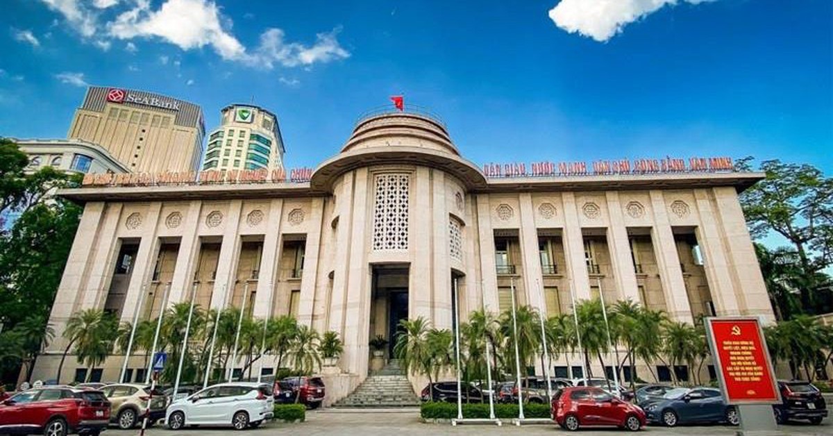 Thấy gì từ động thái NHNN tăng cường kiểm tra việc giảm lãi suất của các ngân hàng thương mại?