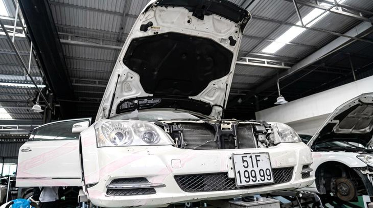 Xe Maybach biển số tứ quý 9999 của bà Trương Mỹ Lan được mua đấu giá hơn 16,6 tỷ đồng