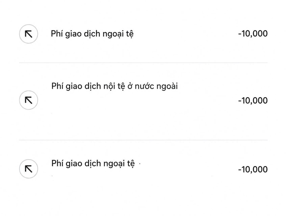 Kiểm tra sao kê ngân hàng, nhiều người phát hiện giao dịch từ 100.000 đồng bị trừ thêm 10.000 đồng tiền phí