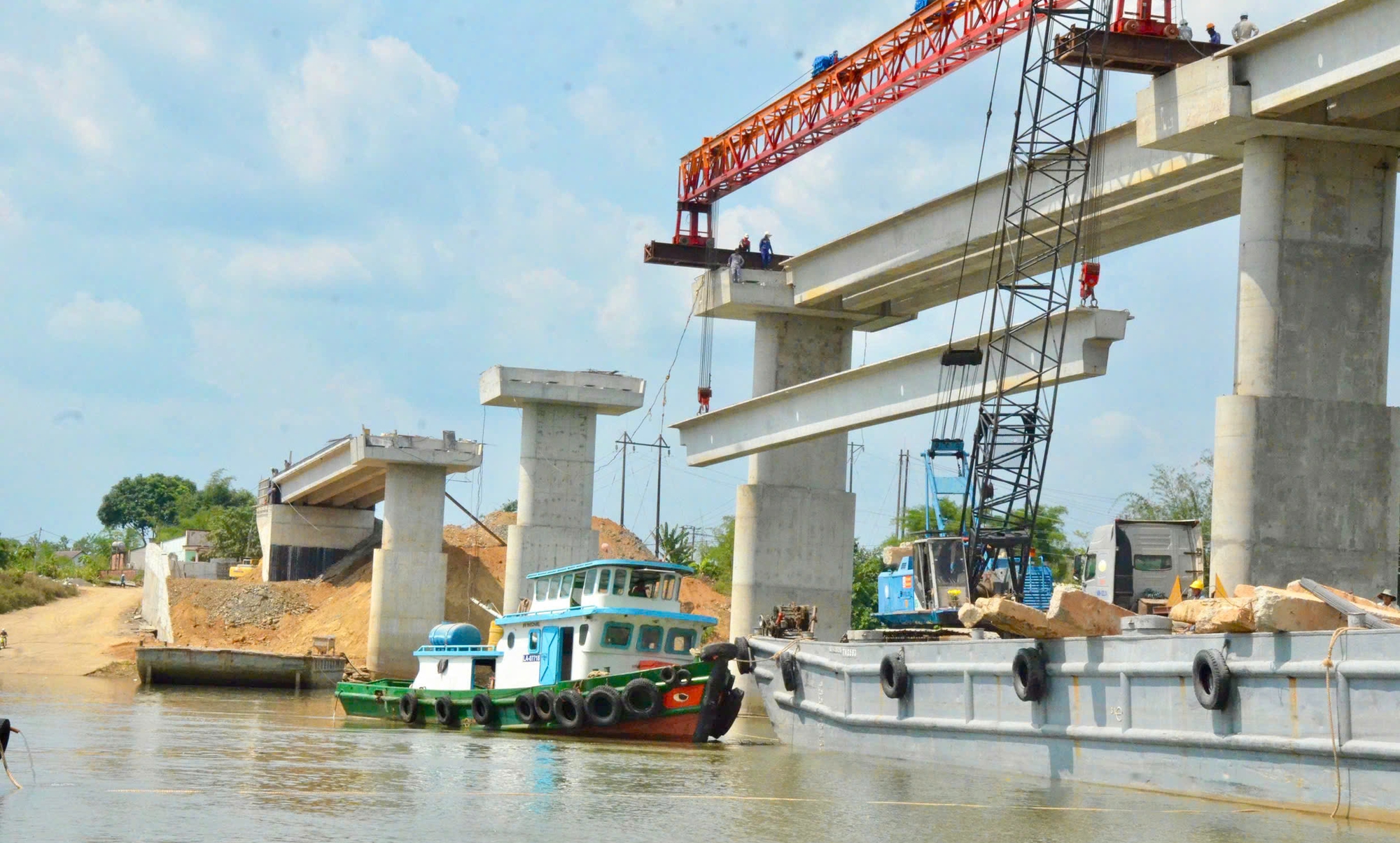 Cận cảnh cây cầu bắc qua sông Đồng Nai kết nối với TPHCM - Ảnh 3