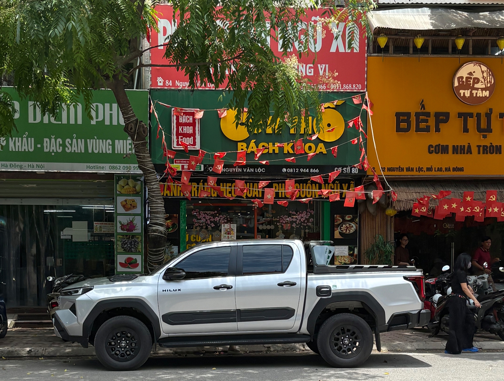 Cơm thố Bách Khoa sau phản ánh khu bếp "nhếch nhác": Khách vẫn ra vào nườm nượp, người khen ngon và tiện, người... hơi lo lắng một chút - Ảnh 5