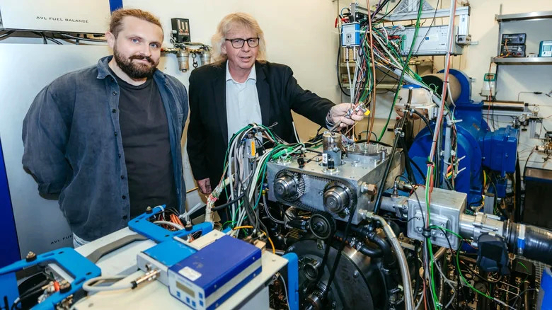 Động cơ đột phá 'Made in Germany' này có thể 'khai tử' động cơ diesel mà không gây ra khí thải - Ảnh 1