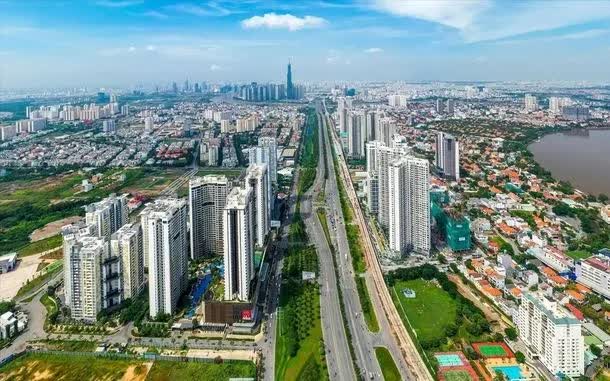Lãi suất cao, "nắn" dòng tiền chảy vào bất động sản đúng hướng - Ảnh 1