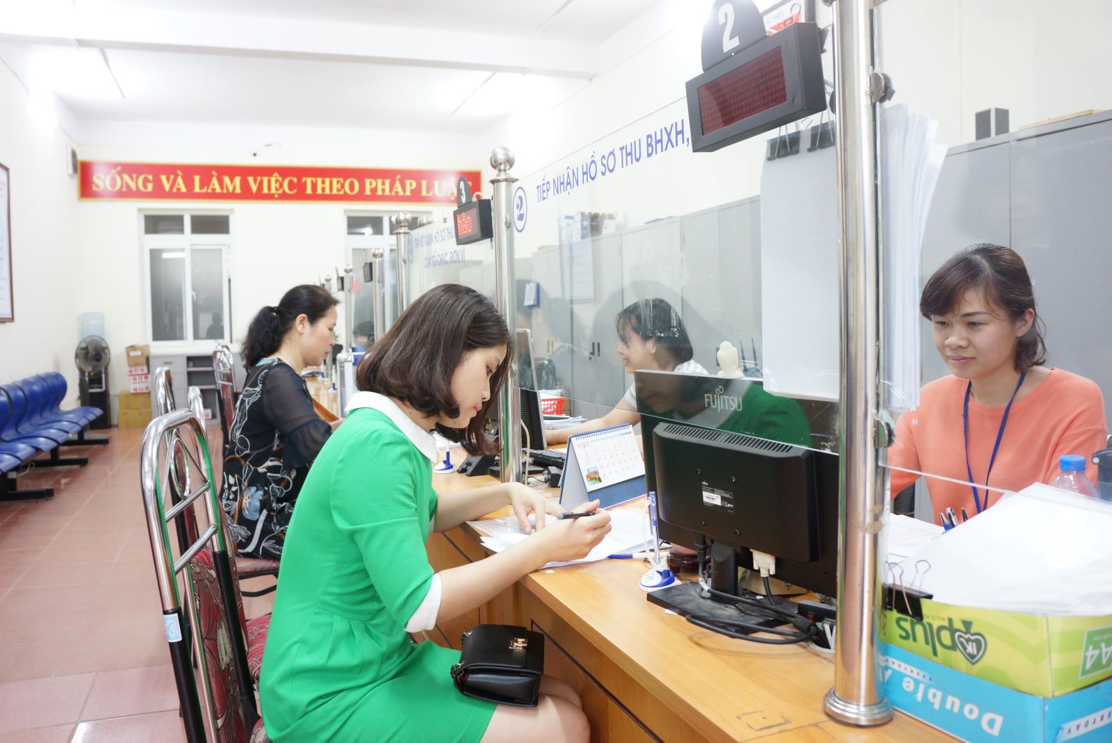 Không được đóng song song BHXH bắt buộc và tự nguyện - Ảnh 1