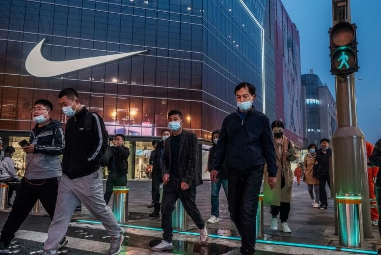 'Hai tỷ bàn chân' quay lưng với Nike: Cơn bĩ cực của gã khổng lồ Mỹ trước Li-Ning, Anta, CEO đau khổ thừa nhận phải tái thiết 100% mới mong sống sót - Ảnh 2