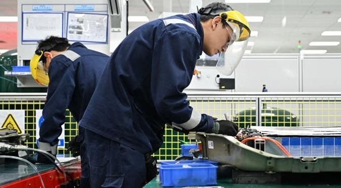 130 năm thống trị ngành ô tô sụp đổ: Loạt đại gia châu Âu 'cầu viện' Trung Quốc để khỏi bị xóa tên, sẽ bất lực vào năm 2030 nếu không tự phát triển xe điện - Ảnh 2