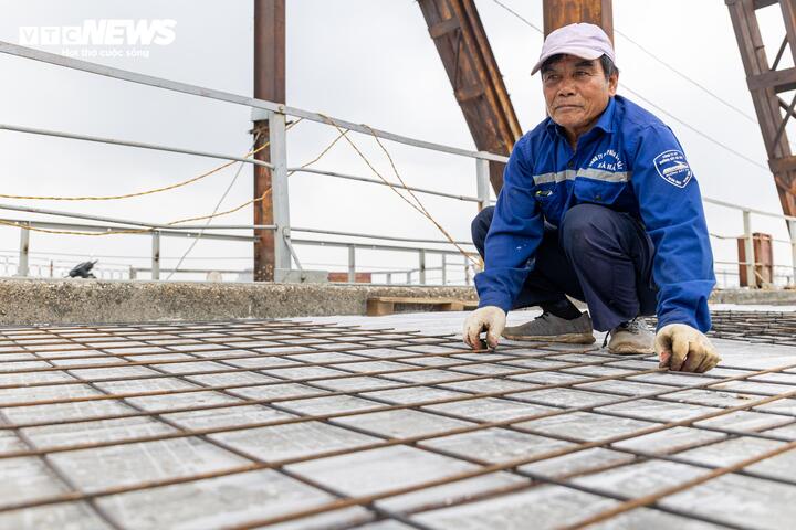 Diện mạo mới của cầu Long Biên sau hơn một tháng cấm xe sửa chữa - Ảnh 7
