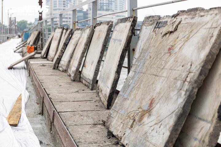 Diện mạo mới của cầu Long Biên sau hơn một tháng cấm xe sửa chữa - Ảnh 13