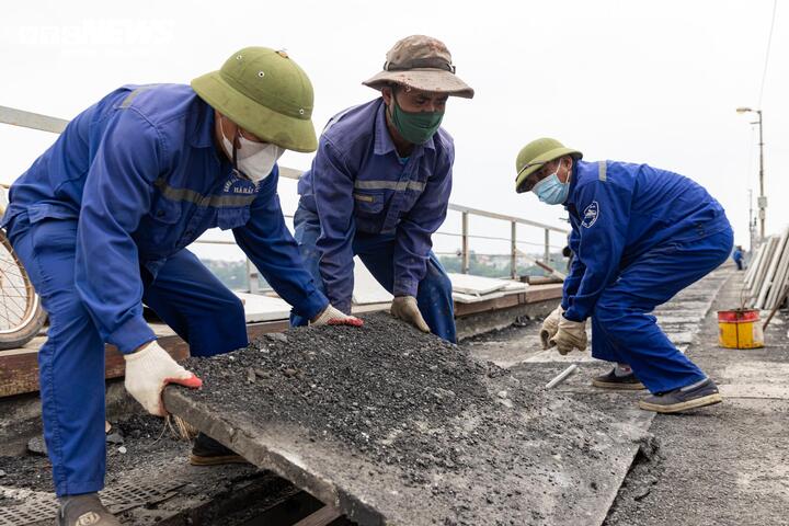 Diện mạo mới của cầu Long Biên sau hơn một tháng cấm xe sửa chữa - Ảnh 5