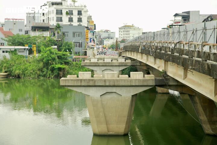 Cận cảnh cầu huyết mạch hơn 114 tỷ ở Huế 'đứng bánh' do nhà thầu chây ì thi công - Ảnh 2
