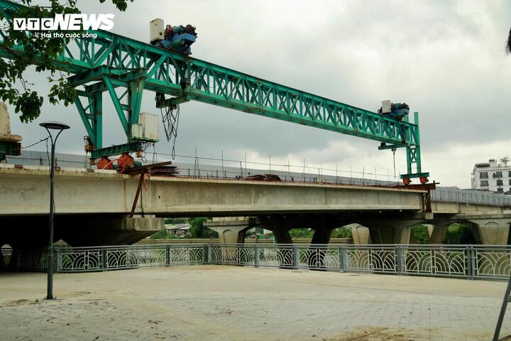 Cận cảnh cầu huyết mạch hơn 114 tỷ ở Huế 'đứng bánh' do nhà thầu chây ì thi công - Ảnh 4
