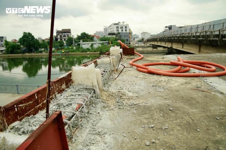 Cận cảnh cầu huyết mạch hơn 114 tỷ ở Huế 'đứng bánh' do nhà thầu chây ì thi công - Ảnh 9
