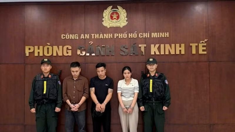 Khởi tố chủ quán bar Revo sau vụ án ma túy: Doanh thu 41 tỷ chỉ khai 6 tỷ, trốn thuế tinh vi thế nào? - Ảnh 1