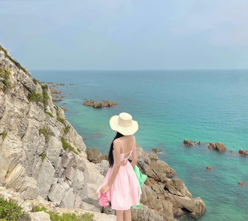Việt Nam có vịnh biển vừa được Mỹ xếp top 3 Đông Nam Á, hòn đảo đẹp nhất cách Hà Nội vài giờ chạy xe nhưng lại vắng hoe - Ảnh 8