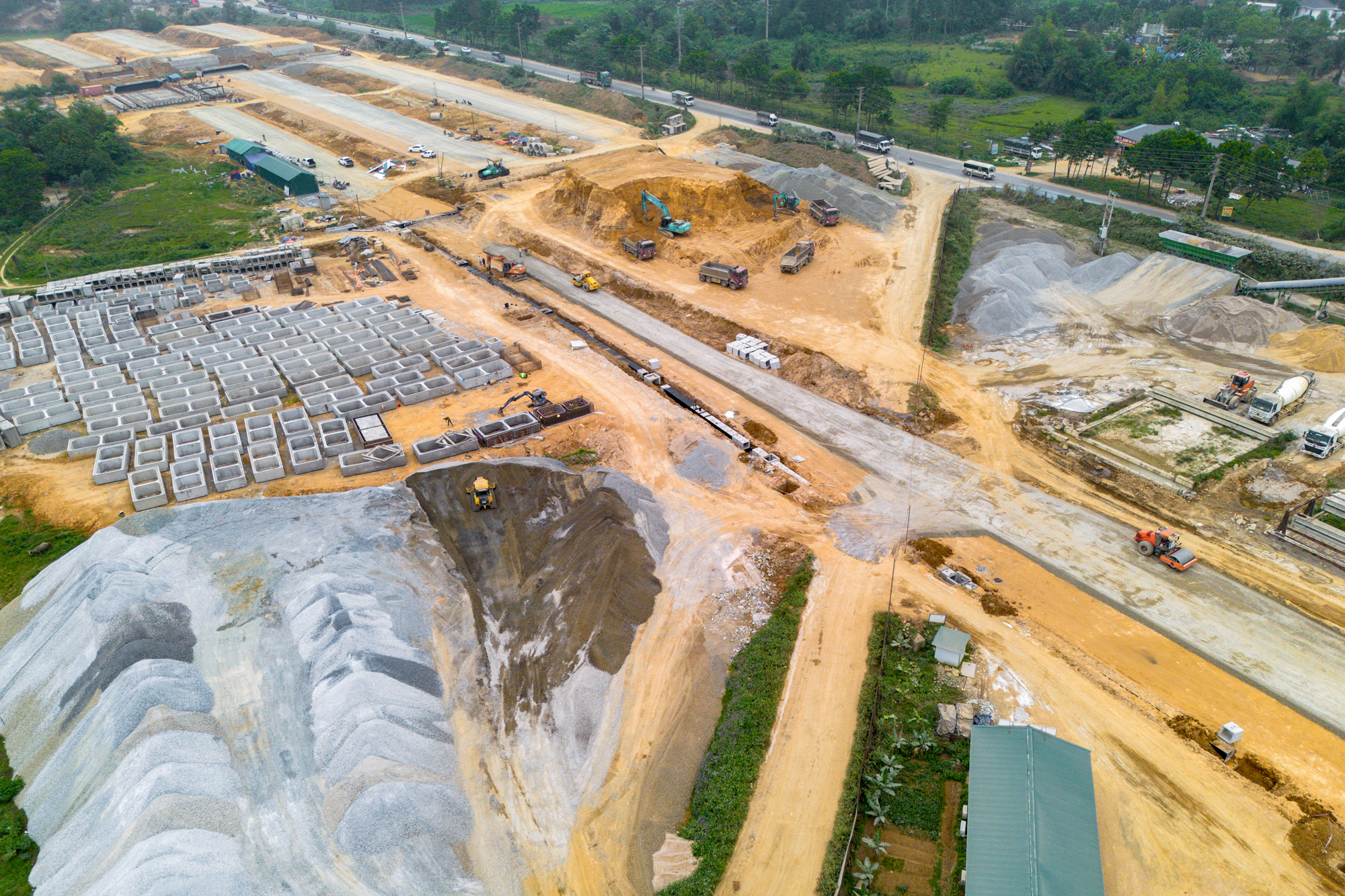 Toàn cảnh loạt dự án phủ khắp Hà Nội như một đại công trường: Tổng mức đầu tư hàng trăm nghìn tỷ, dự kiến hoàn thành trong năm nay - Ảnh 17