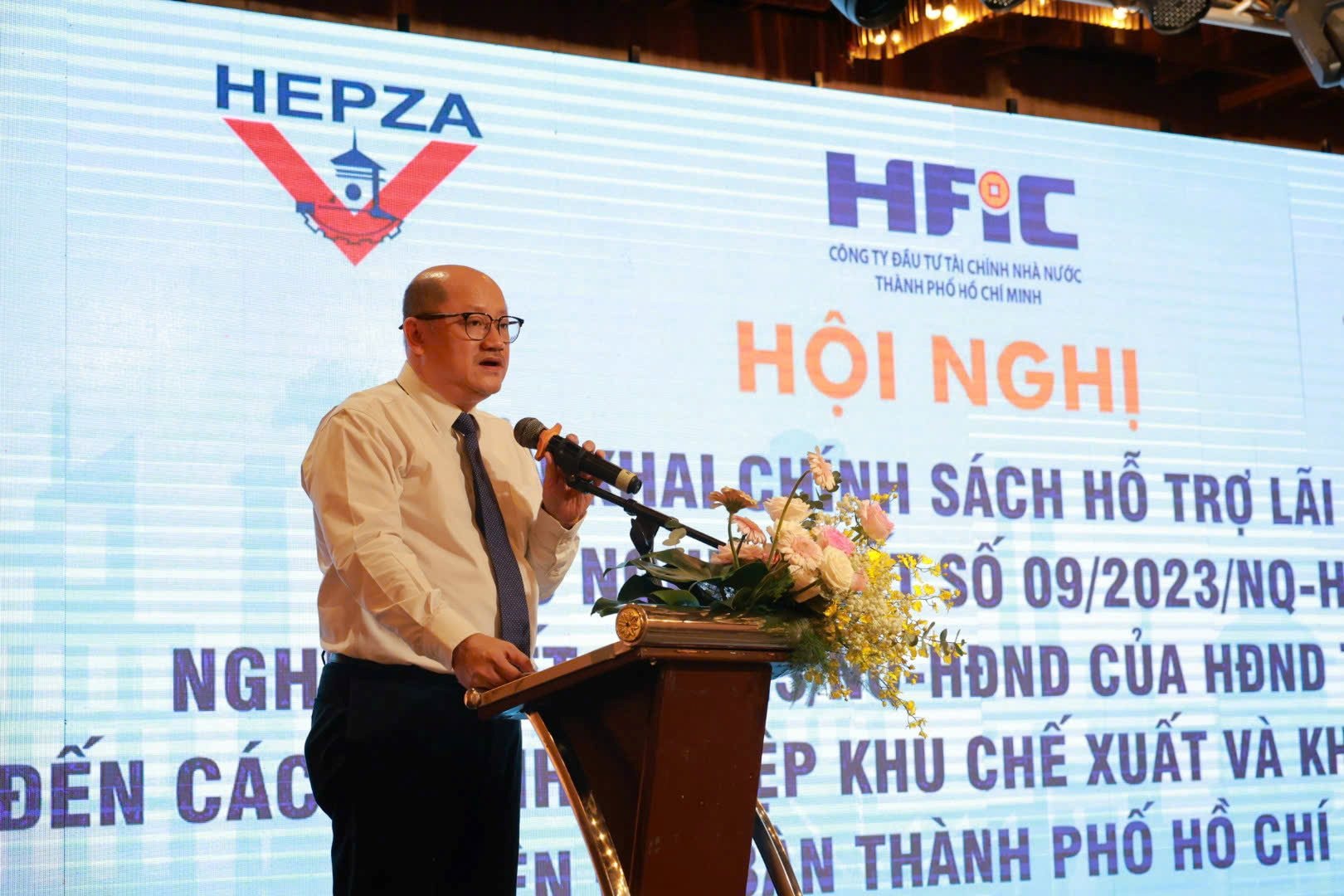 Vay 200 tỷ đồng được hỗ trợ 100% tiền lãi: TP.HCM kích cầu 5 nhóm ngành trọng điểm, ưu ái đặc biệt - Ảnh 4